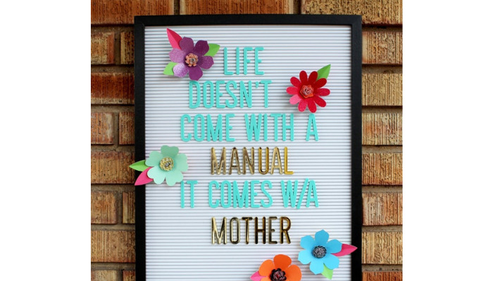 letterboard flowers